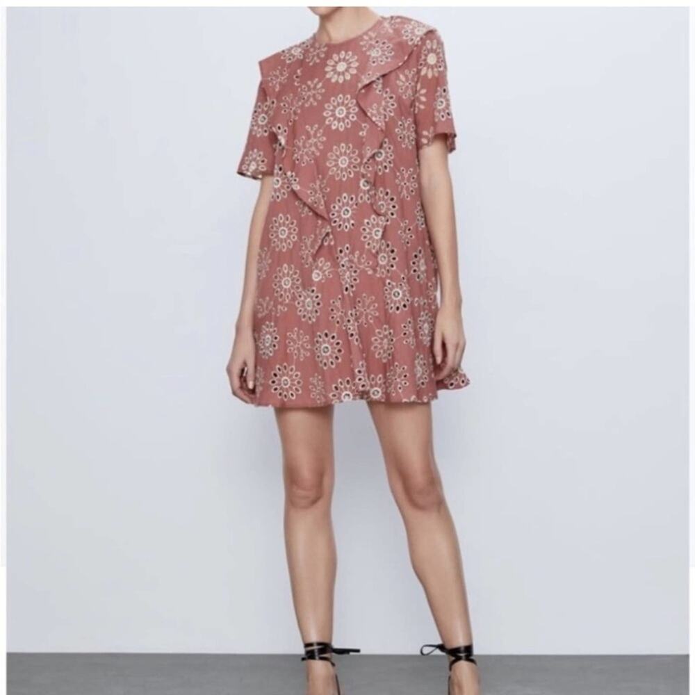Zara Embroidered Eyelet Dress. Medium